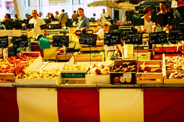 Reims Francia Julio 2018 Vista Gente Desconocida Comprando Mercado Reims — Foto de Stock