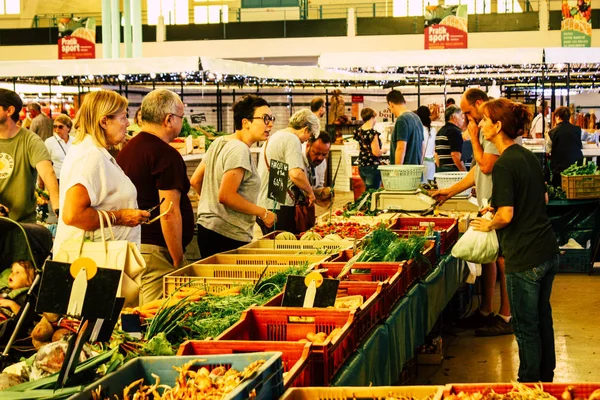 Reims Francia Julio 2018 Vista Gente Desconocida Comprando Mercado Reims —  Fotos de Stock