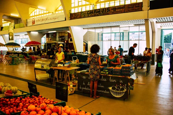 Reims Francia Julio 2018 Vista Gente Desconocida Comprando Mercado Reims —  Fotos de Stock