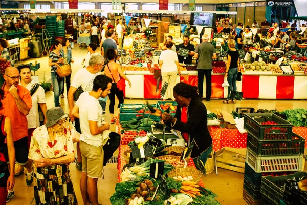 Reims Frankrike Juli 2018 Visa Okända Människor Shopping Reims Marknaden — Stockfoto