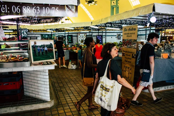 Reims Frankrike Juli 2018 Visa Okända Människor Shopping Reims Marknaden — Stockfoto