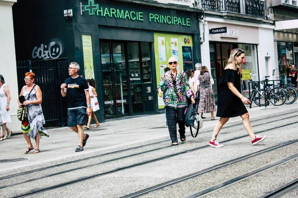 Реймс Франция Июль 2018 Вид Неизвестных Людей Идущих Улице Реймс — стоковое фото