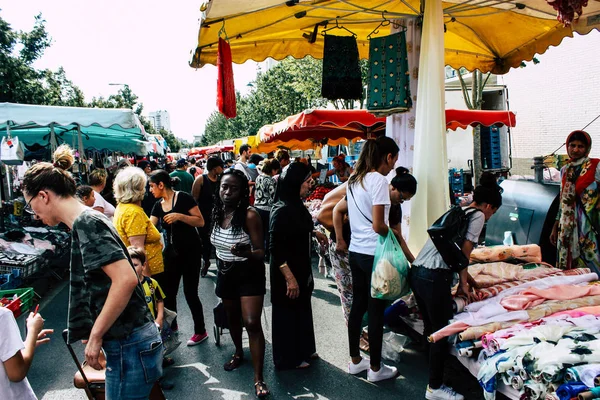 Reims Francia Julio 2018 Vista Gente Desconocida Comprando Caminando Mercado — Foto de Stock