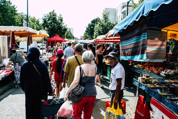 Reims Francia Julio 2018 Vista Gente Desconocida Comprando Caminando Mercado — Foto de Stock