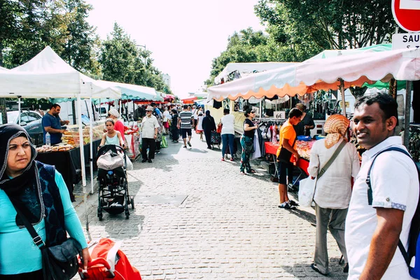 Reims Francia Julio 2018 Vista Gente Desconocida Comprando Caminando Mercado —  Fotos de Stock