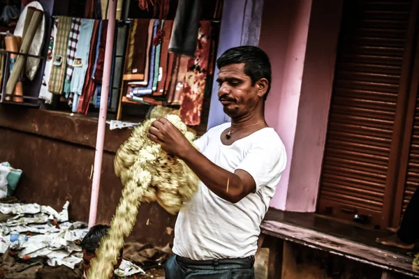 Gokarna Karnataka India Noviembre 2017 Retrato Gente Desconocida Vendiendo Flores — Foto de Stock