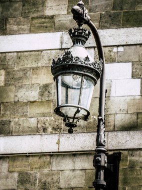 Paris Fransa Haziran 28, 2016 sabah Paris sokaklarında kamu aydınlatma closeup