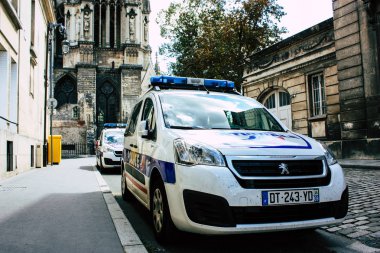 Reims Fransa 10 Ağustos 2018 Reims street öğleden sonra Fransız polis arabasına görünümünü