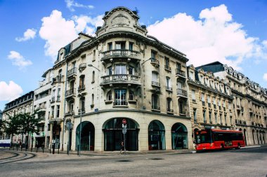 Reims Fransa 10 Ağustos 2018 görünümü bilinmeyen insan öğleden sonra Reims sokakta yürürken