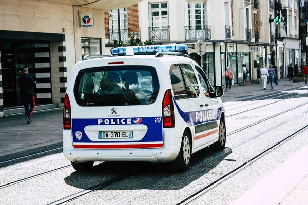 Reims Fransa 10 Ağustos 2018 Reims street öğleden sonra Fransız polis arabasına görünümünü