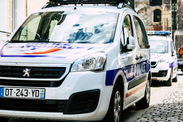 Reims Fransa 10 Ağustos 2018 Reims street öğleden sonra Fransız polis arabasına görünümünü