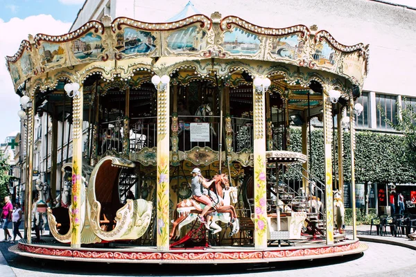 Reims Fransa 10 Ağustos 2018 17. yüzyıl Venedik bir atlıkarınca görünümünü öğleden sonra Reims yer d'Erlon üzerinde bulunan