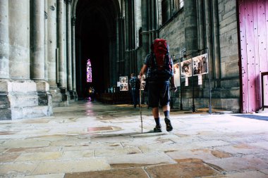 Reims Fransa 13 Ağustos 2018 öğleden sonra Notre Dame Katedrali Reims içinde bilinmeyenler turist görünümünü