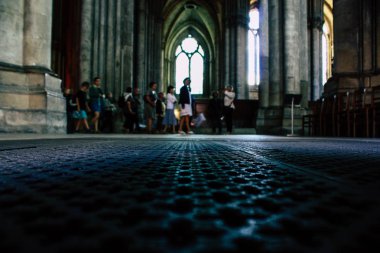 Reims Fransa 13 Ağustos 2018 öğleden sonra Notre Dame Katedrali Reims içinde bilinmeyenler turist görünümünü