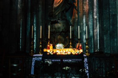 Reims Fransa 13 Ağustos 2018 görünümü öğleden sonra Notre Dame Katedrali Reims içinde mum