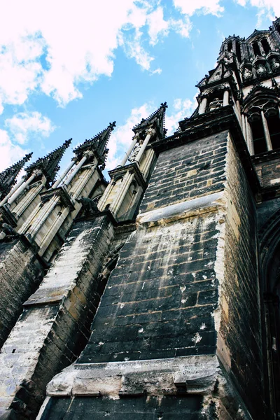 Reims Fransa 13 Ağustos 2018 öğleden sonra Notre Dame Katedrali'nin Reims cephe dış görünümünü