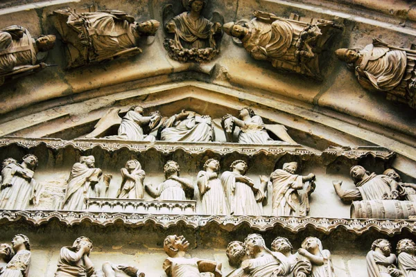 Reims Fransa 13 Ağustos 2018 öğleden sonra Notre Dame Katedrali'nin Reims cephe dış görünümünü
