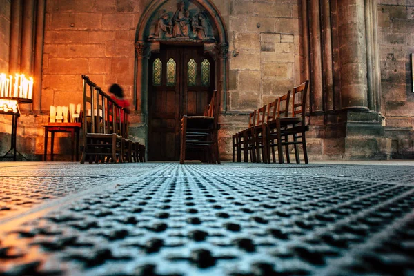 Reims Fransa 13 Ağustos 2018 öğleden sonra Notre Dame Katedrali Reims içinde bilinmeyenler turist görünümünü