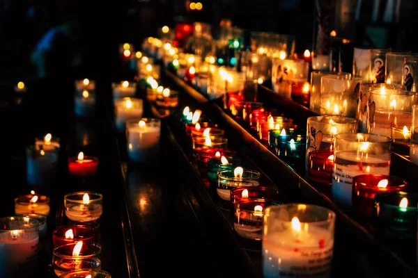 Reims Fransa 13 Ağustos 2018 görünümü öğleden sonra Notre Dame Katedrali Reims içinde mum