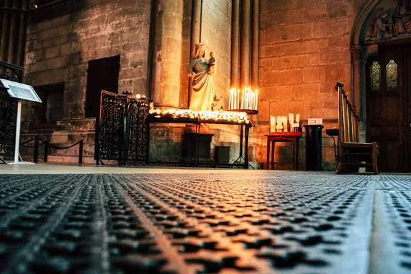 Reims Fransa 13 Ağustos 2018 öğleden sonra Notre Dame Katedrali Reims içinde mimarisinin görünümü