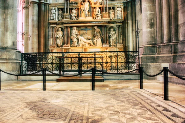 Reims Fransa 13 Ağustos 2018 öğleden sonra Notre Dame Katedrali Reims içinde mimarisinin görünümü