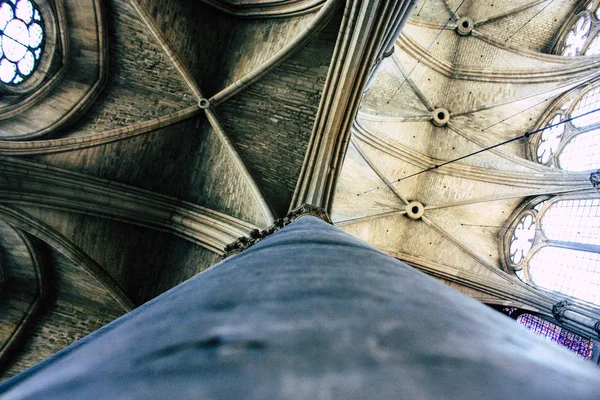 ランス フランス 2018 日午後にはランスのノートルダム大聖堂の内部アーキテクチャのビュー — ストック写真