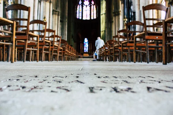 兰斯法国2018年8月13日的建筑观在圣母院的兰斯大教堂在下午 — 图库照片