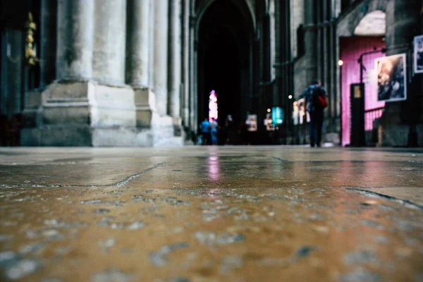 Reims Frankrike Augusti 2018 Visa Okända Turist Inne Notre Dame — Stockfoto
