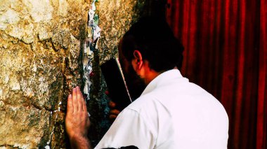 Kudüs İsrail 18 Haziran 2018 görüntülemek bilinmeyenli insanlar dua eden önü Kudüs'ün eski şehri Western duvara sabah