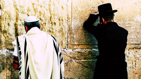 Jerusalén Israel Junio 2018 Vista Gente Desconocida Rezando Frente Muro —  Fotos de Stock