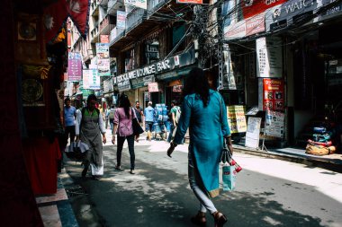 Katmandu Nepal 21 Ağustos 2018 görünümü bilinmeyen insan Katmandu sokakta Thamel sabah yürüyüş