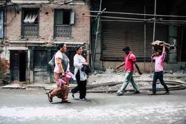 Katmandu Nepal 21 Ağustos 2018 görünümü bilinmeyen insan Katmandu sokakta Thamel sabah yürüyüş
