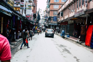 Katmandu Nepal 21 Ağustos 2018 görünümü bilinmeyen insan Katmandu sokakta Thamel sabah yürüyüş