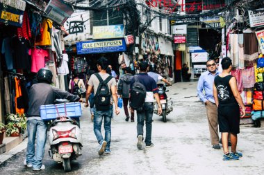Katmandu Nepal 21 Ağustos 2018 görünümü bilinmeyen insan Katmandu sokakta Thamel sabah yürüyüş