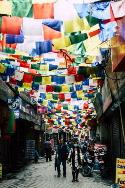 Katmandu Nepal 21 Ağustos 2018 görünümü bilinmeyen insan Katmandu sokakta Thamel sabah yürüyüş