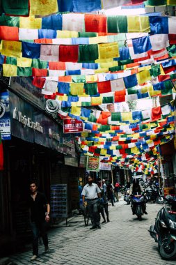 Katmandu Nepal 21 Ağustos 2018 görünümü bilinmeyen insan Katmandu sokakta Thamel sabah yürüyüş