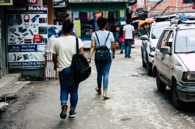 Katmandu Nepal 21 Ağustos 2018 görünümü bilinmeyen insan Katmandu sokakta Thamel sabah yürüyüş