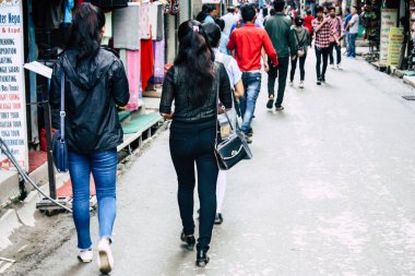 Katmandu Nepal 21 Ağustos 2018 görünümü bilinmeyen insan Katmandu sokakta Thamel sabah yürüyüş