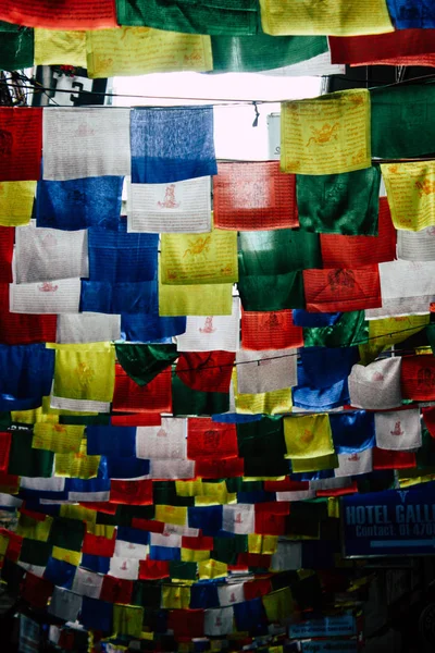 Katmandú Nepal Agosto 2018 Banderas Tibetanas Calle Thamel Katmandú Por — Foto de Stock