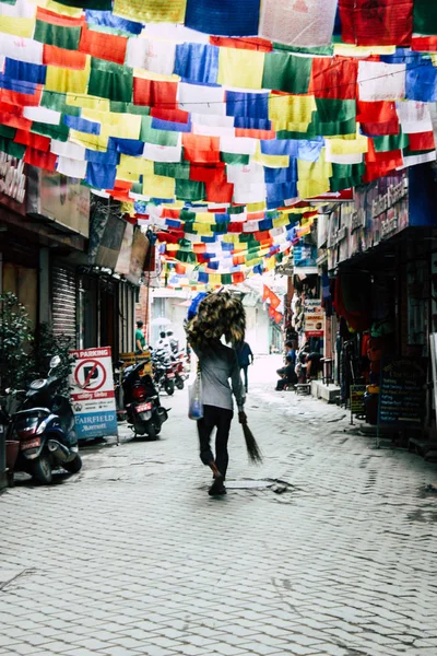 Katmandu Nepal Ağustos 2018 Görünümü Bilinmeyen Insan Katmandu Sokakta Thamel — Stok fotoğraf