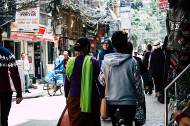 Katmandu Nepal 21 Ağustos 2018 görünümü bilinmeyen insan Katmandu sokakta Thamel sabah yürüyüş