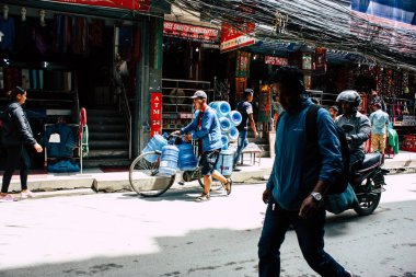 Katmandu Nepal 21 Ağustos 2018 görünümü bilinmeyen insan Katmandu sokakta Thamel sabah yürüyüş
