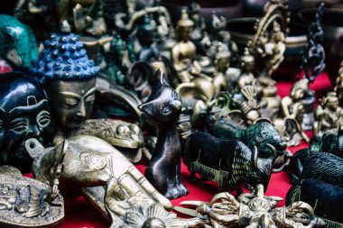 Katmandu Nepal 22 Ağustos 2018 dekoratif Buda heykelleri Closeup satılan bir Hatıra Eşyası dükkanda Thamel Street Kathmandu