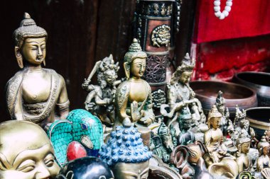 Katmandu Nepal 22 Ağustos 2018 dekoratif Buda heykelleri Closeup satılan bir Hatıra Eşyası dükkanda Thamel Street Kathmandu