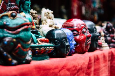 Katmandu Nepal 22 Ağustos 2018 dekoratif Buda heykelleri Closeup satılan bir Hatıra Eşyası dükkanda Thamel Street Kathmandu