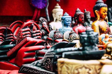 Katmandu Nepal 22 Ağustos 2018 dekoratif Buda heykelleri Closeup satılan bir Hatıra Eşyası dükkanda Thamel Street Kathmandu