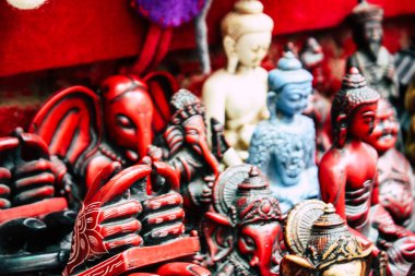 Katmandu Nepal 22 Ağustos 2018 dekoratif Buda heykelleri Closeup satılan bir Hatıra Eşyası dükkanda Thamel Street Kathmandu