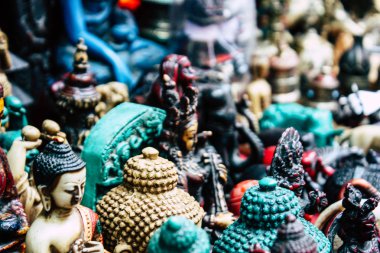 Katmandu Nepal 22 Ağustos 2018 dekoratif Buda heykelleri Closeup satılan bir Hatıra Eşyası dükkanda Thamel Street Kathmandu