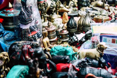 Katmandu Nepal 22 Ağustos 2018 dekoratif Buda heykelleri Closeup satılan bir Hatıra Eşyası dükkanda Thamel Street Kathmandu