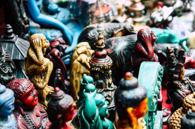 Katmandu Nepal 22 Ağustos 2018 dekoratif Buda heykelleri Closeup satılan bir Hatıra Eşyası dükkanda Thamel Street Kathmandu